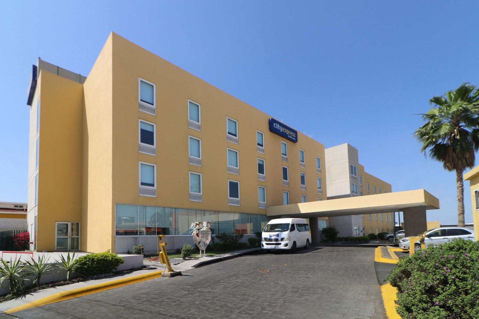 City Express By Marriott Nuevo Laredo Extérieur photo