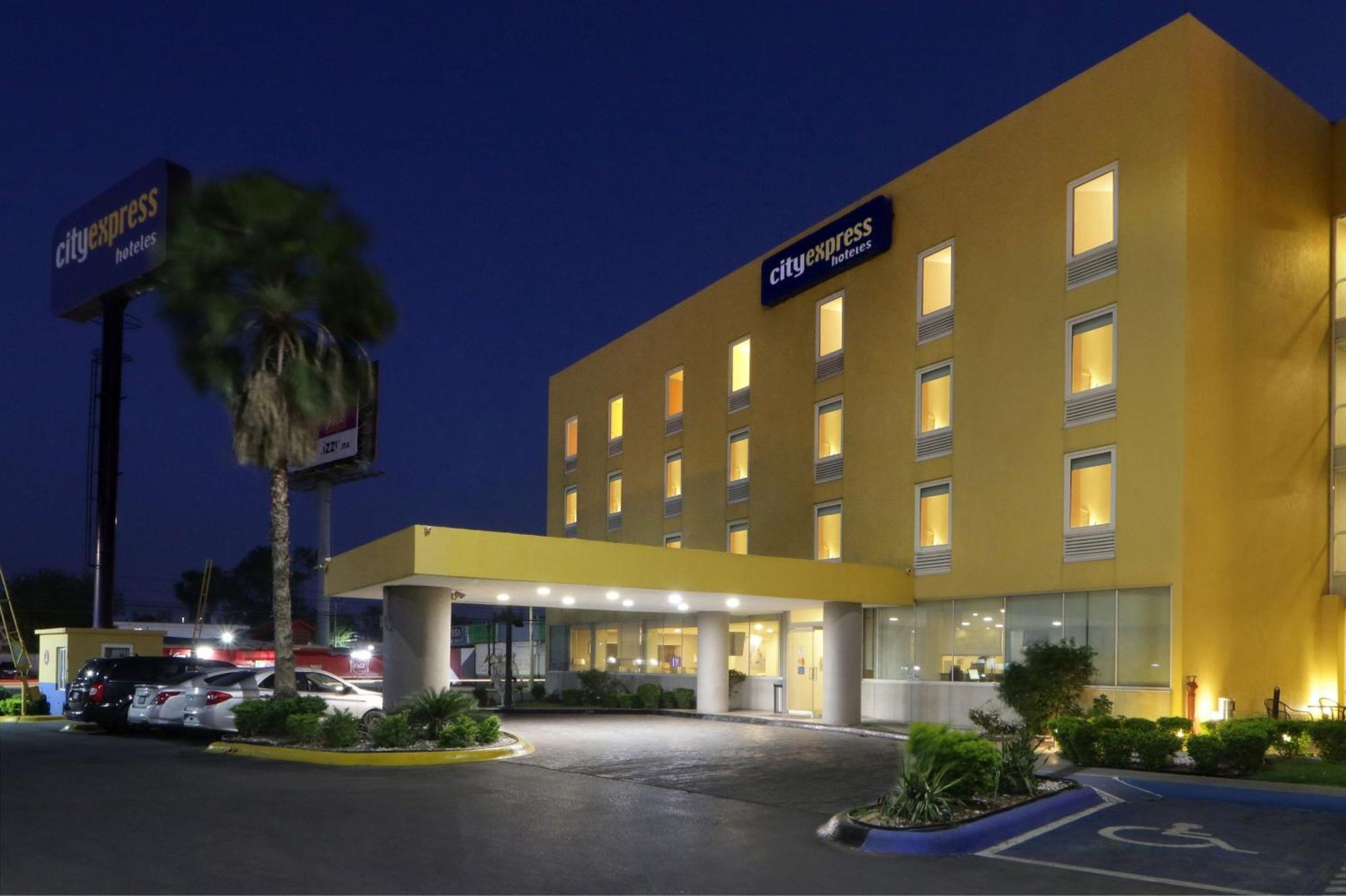 City Express By Marriott Nuevo Laredo Extérieur photo