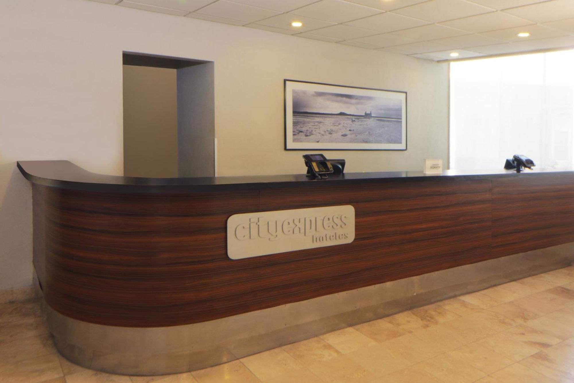 City Express By Marriott Nuevo Laredo Extérieur photo