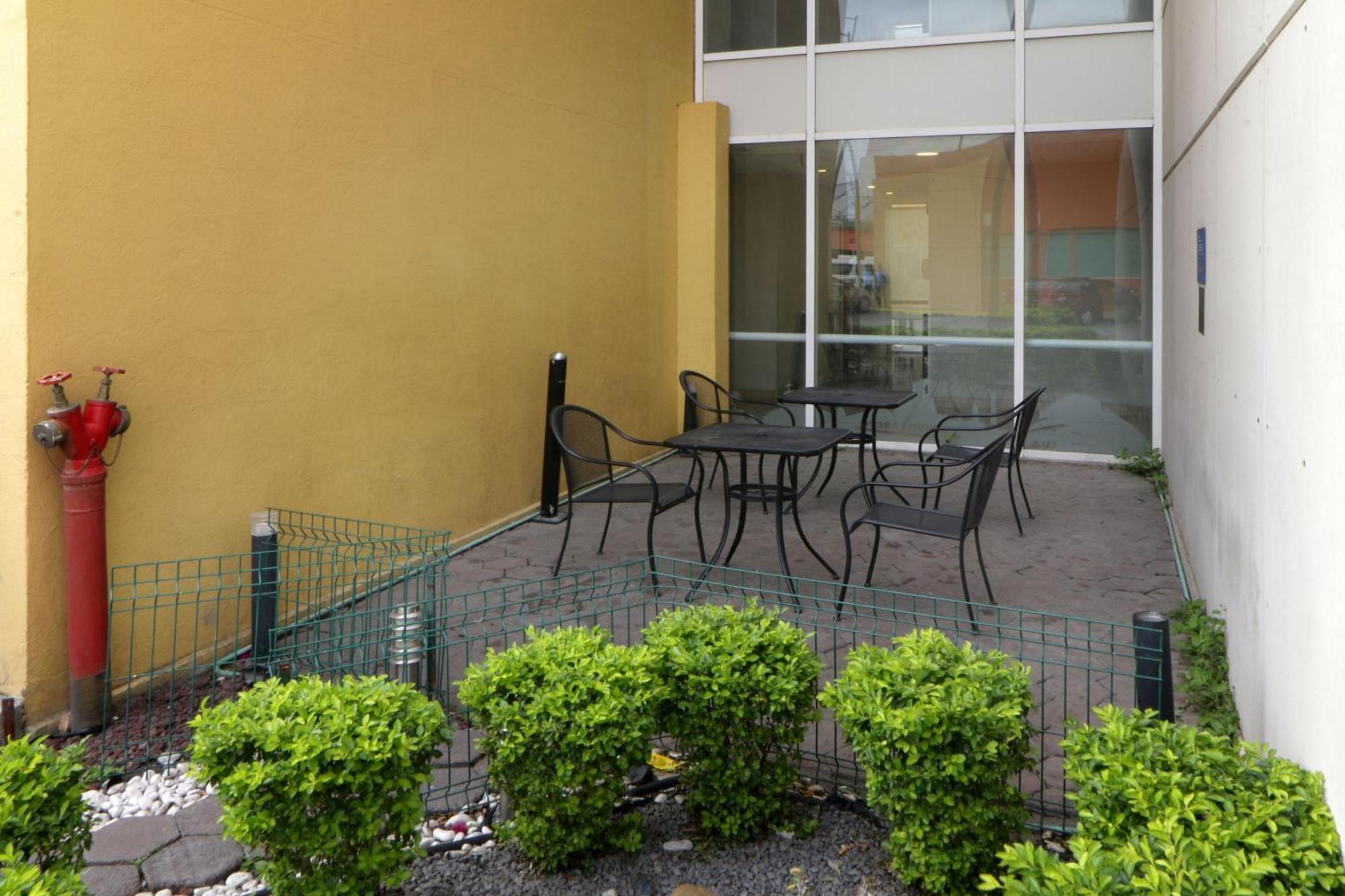 City Express By Marriott Nuevo Laredo Extérieur photo